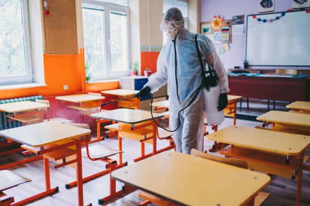 L&rsquo;assainissement, essentiel pour la lutte antiparasitaire.